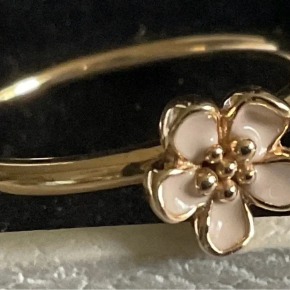 Pandora 14K solid yellow Gold and Cream Flower Ring, Size 8, EUC - Picture 2 of 5
